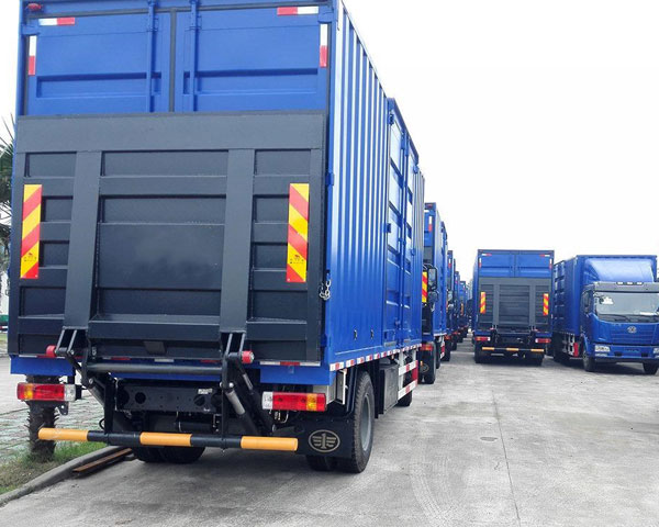 汽(qì)車尾闆(pan)