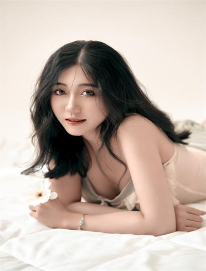 【艺术评论】文化研究者眼中的《我愿意(2022)》的导演风格与创作特点